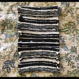 NWOT smocked button front tube top